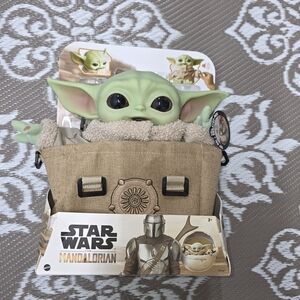 Star Wars Mandalorian Green and Tan Child Figure